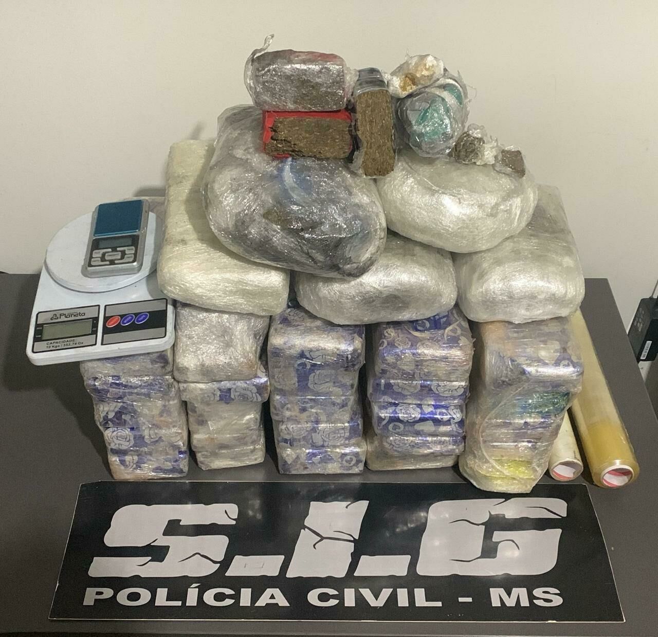 Imagem de compartilhamento para o artigo Casal é preso com 31 quilos de drogas escondidos no forro de casa em Aparecida do Taboado da MS Todo dia